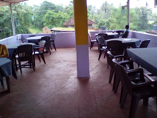 Lavish Bar & Restaurant